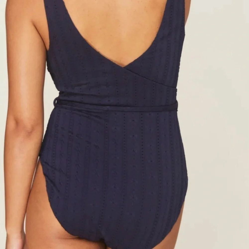NWT Andie “The Belmar” Navy Eyelet One Piece, Size 10 - Picture 2 of 13